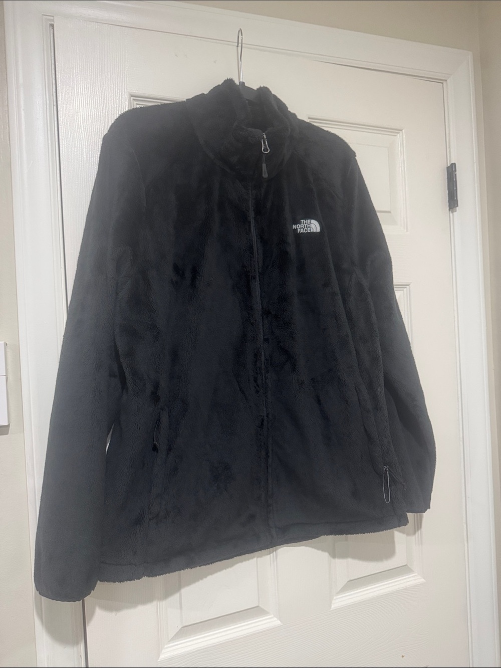 The North Face Long Sleeved Fleece/Front Zip Up Jacket! Very Soft! NWOT! Classy!